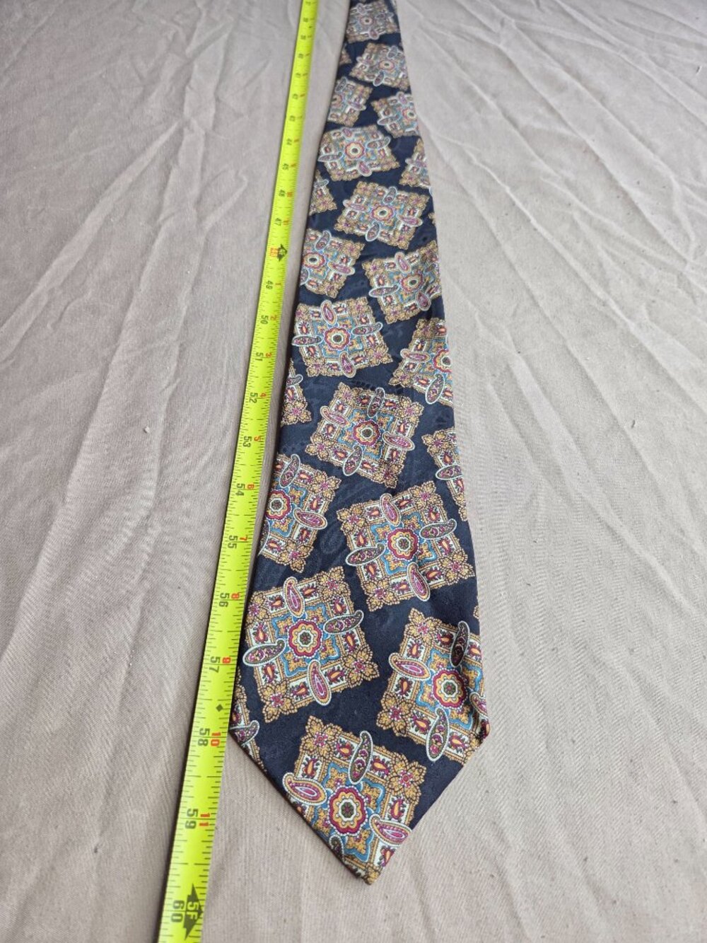 RARE Vintage Burberry London 100% Silk Black Paisley Medallion Neck Tie - Picture 6 of 7